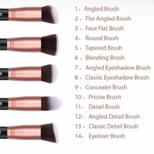 14 MakeUp brushes!
